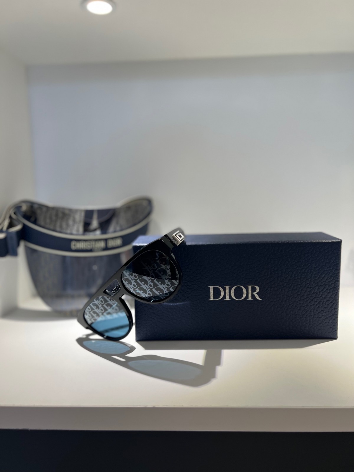 Magasin de lunettes de soleil de marque au Pennes Mirabeau  Universal